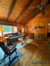 Hyde Point Hideaway - Image 1