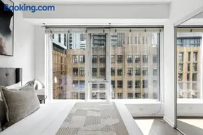 Modern 1BR Downtown Walk Everywhere - Image 2