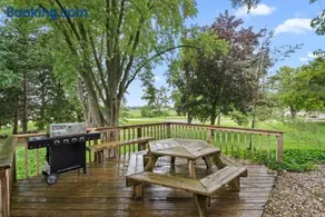 Creekside Lodge w Pool Retreat Billiards & Arcade - Image 3