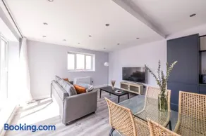 Luxury Pent House Apartment - Central - 6 Guests - Image 2