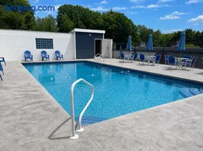Perfect Gilford Stay Parking, Pool, WiFi & BBQ Incl - Image 2