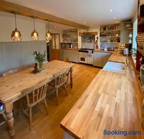 Cottage in the Heart of Frome - Image 1