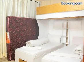 Luxury Two Bedroom Master & Suite Apartment - Image 2