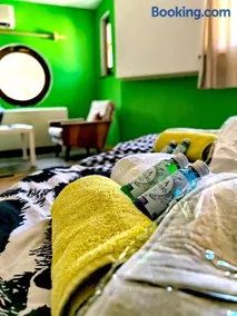 4 Rooms - Image 3
