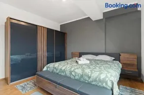 Baneasa Lake Large and Cozy Apartment - Image 2