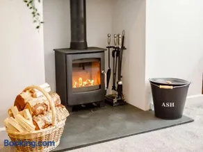 Bells Cottage - 5 min walking distance to train station and town on your doorsteps - Image 3
