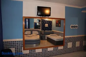 Shelton Hotel - Image 3