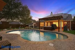 4BR Near AT&T Stadium | Pool, MiniGolf, Cinema - Image 3