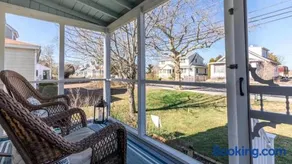 Little Cottage On Lafayette - Image 2