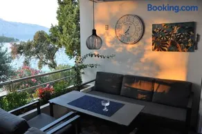 Olive Tree Apartment - Image 3