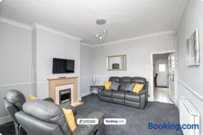 Fully Furnished 2-Bedroom Home in Ainsworth, Bolton Ideal for Professionals and Relocations - Image 3