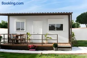 Casa con jardin y piscina con horario privada WiFi y aire acondicionado - Image 4