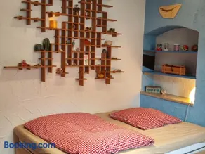 Gemütliches Zimmer in bewohntem Familienhaus direkt am Fluss malerischer Ort Bad und Küche geteilt - Image 1