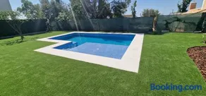 Villa Pretty Stunning House with Garden and Private Swimming Pool - Image 4