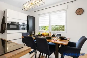 Svyvo Apartments Brühl - Parking Kitchen Balcony - Image 4