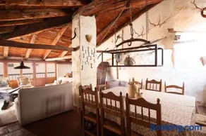 La Casa Amarilla - Image 2