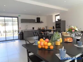 Gîte spacieux avec espace extérieur et jacuzzi à Montchal - FR-1-496-234 - Image 2
