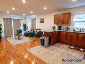 New 4 Apts-198-3 Bed Apt 1st Floor & 3 Bed Apt 2nd Floor - 1 Bed Studio Apt Ground Floor & 1 Bed Studio Apt Ground Floor near Penn Station EWR Newark NJ Airport Hospital Manhattan NYC - Image 3