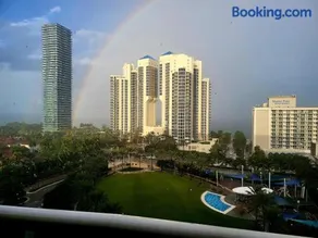 Luxury Beach & City View Condo 5 min walk to beach - Image 4