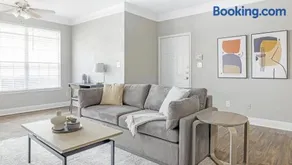 Landing Modern Apartment with Amazing Amenities (ID6915X18) - Image 1