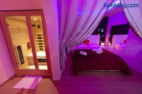 Monsuite Relais 3 - Black Suite - Image 2
