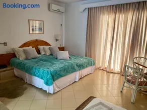 Appartement avec Piscine Privée et Jardin à Tabarka - Idéal Couple - Image 3