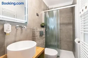 CAPRARIA appartments in historic center, with private parking - Image 5