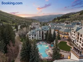 The Charter 2 Bedroom Ski In, Ski Out Vacation Rental With Hot Tub Access And Easy Walk To Village - Image 4