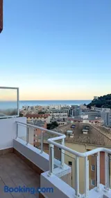 Coquet Appartement Avec Le Terrasse Sur Le Mer - Image 2