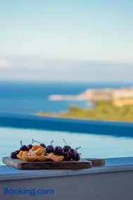 Georgianna's suite with private pool , 'greysuite' - Image 2