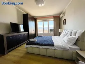 Amazing view central 1 bedroom apartment - Image 2