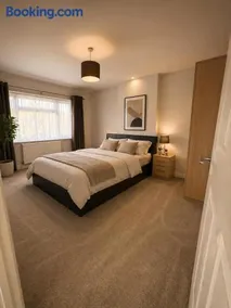 Three bedroom family home Near Taplow station - Image 5