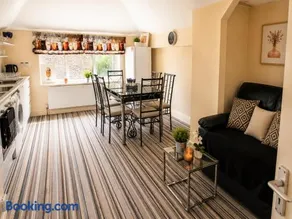 The Loft Retreat 3BR Apartment for 7 Guests - Image 4