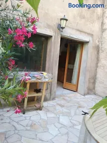 La Casa - Image 1