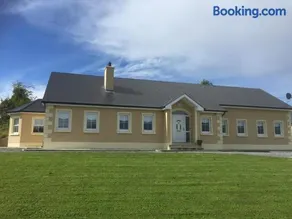 Lakeview House - Image 1