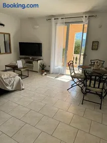 VILLA NATHEO Bas de villa - Studio 37m2 avec Coin nuit - Image 4