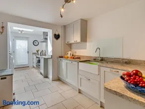 3 Bed in Shanklin oc-60922 - Image 5