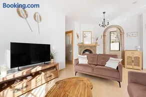 Villa mit Terrasse, Pool und Garten | Bergblick - Image 3