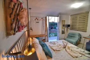 Roboboss Garden Rooms - Image 1