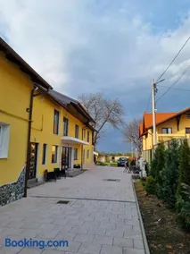 Izabella Guest House - Image 1