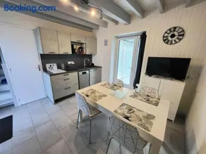 Jolie Maison Cyprange - Image 1