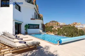 Luxury villa with sea views - heated pool - Jacuzzi - Image 3