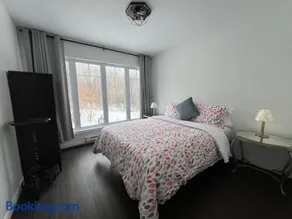 La Maison Laurentienne, Vue sur le fleuve ,Spa et Sauna - Image 3