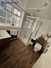 Wakefield Town House - Image 2