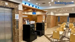 Toyoko Inn Shin-yokohama Ekimae Honkan - Image 2