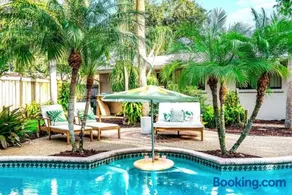 Tropical Pool Tiki Heaven - Image 3