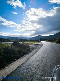Chalet Επισκοπικό Ιωάννινα Ξύλινο σπίτι σε κτήμα - Image 1