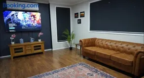 Executive Denman Home - Image 3