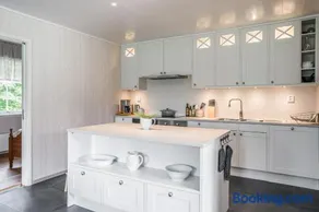 Solar Lake Cottage - Image 4