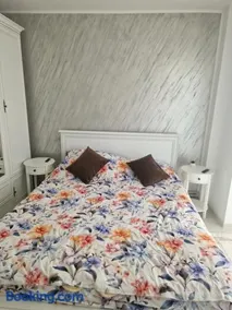 Anna's Crib - Image 2